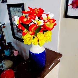 Artificial flower arrangement